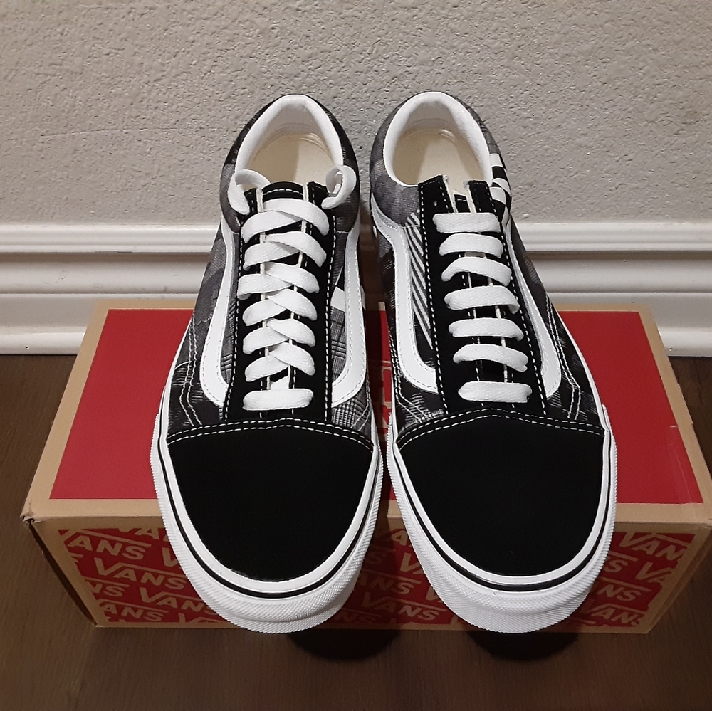 Vans - Picture 3 of 4